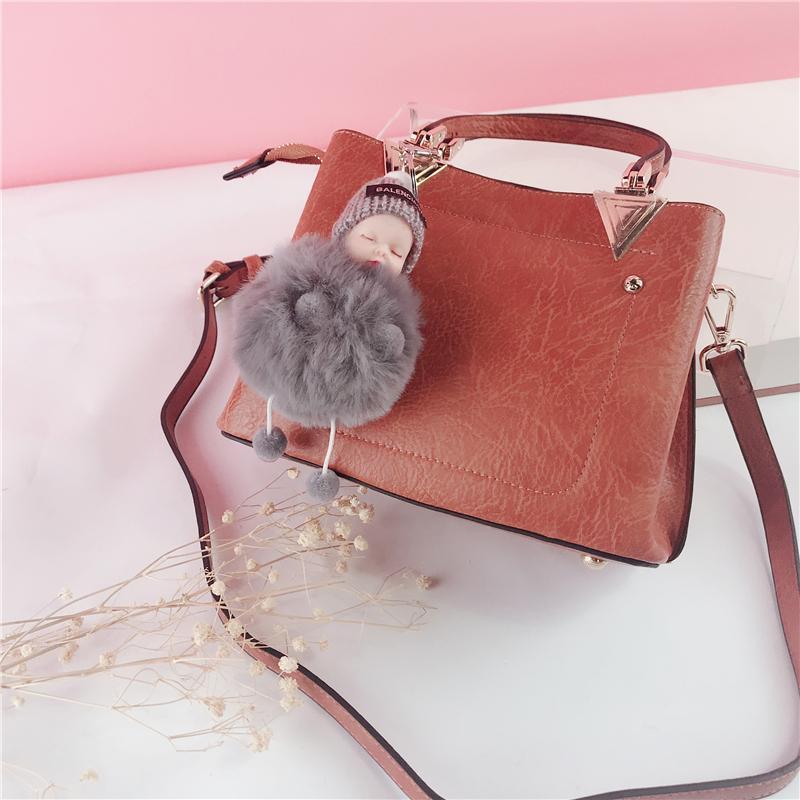 Jolie poupée en peluche de simulation – Image 4